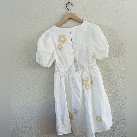 Madewell Anna Marie Embroidered White and Tan Floral Mini Dress Medium - Picture 3 of 16